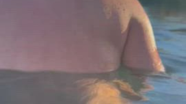 Hot spring peeks [gif]
