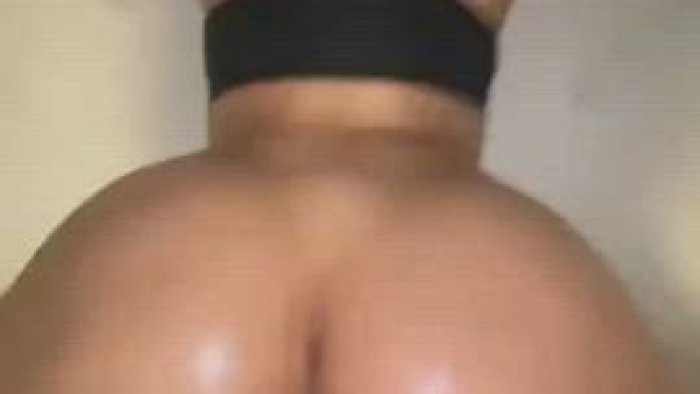 thas a bubble butt!