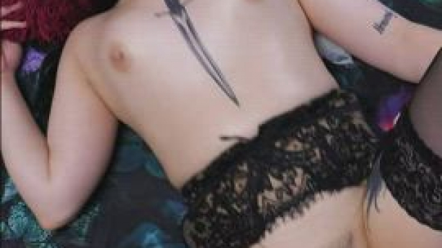 Tiny bouncing titties