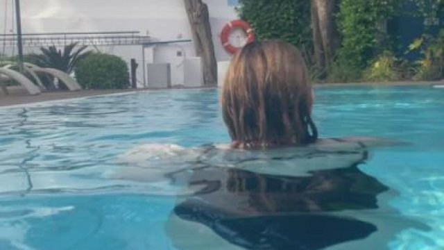 Fun times at the hotel pool [GIF]