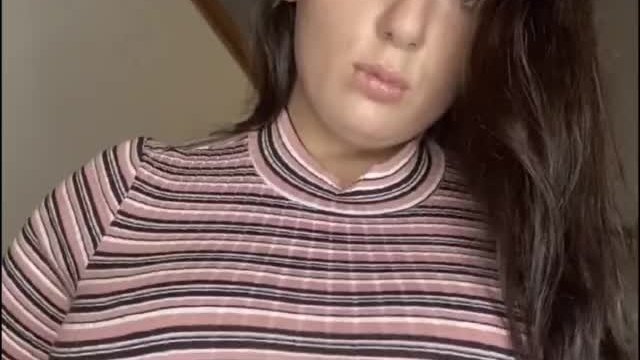 BIG TITTY ALERT