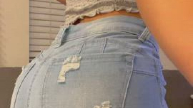 i'll pull my pants down, you eat. Deal?