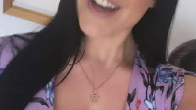 Cute dress, sexy cleavage