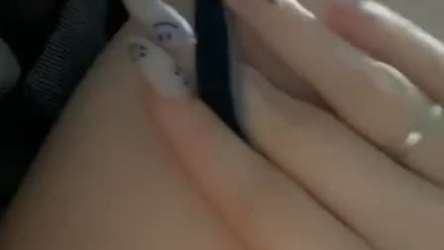 Come give her a lil squish 