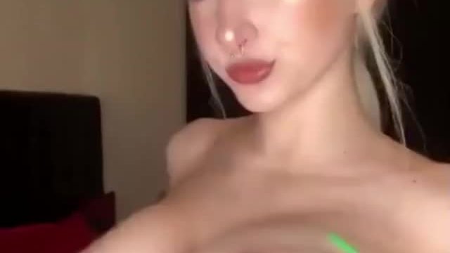 Pornstar Skylar Vox 