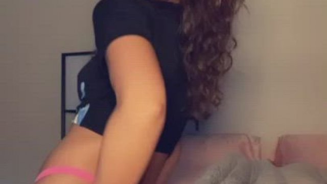 Im conducting a social expirement to see how many guys want to see my pussy
