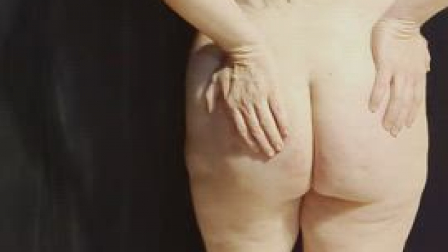 my 37yo milf body needs some attention today