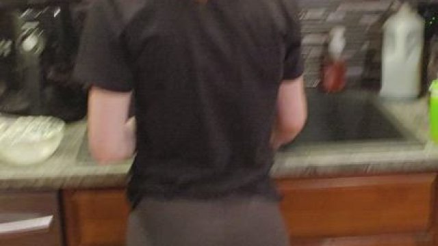 What's not to love about this sexy woman? Just doing the dishes and other househ