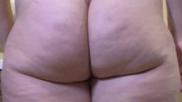 Does my cellulite make your dick hard