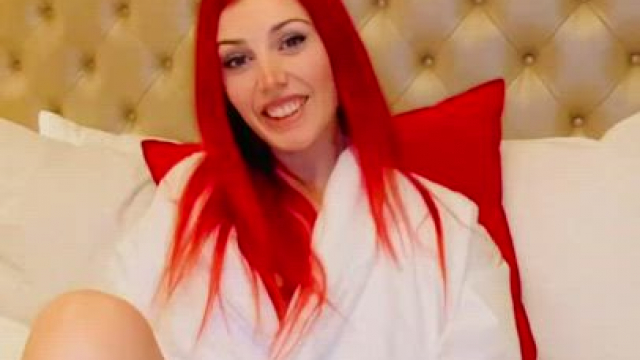 A slut like you would do literally anything just to spend one night in this king