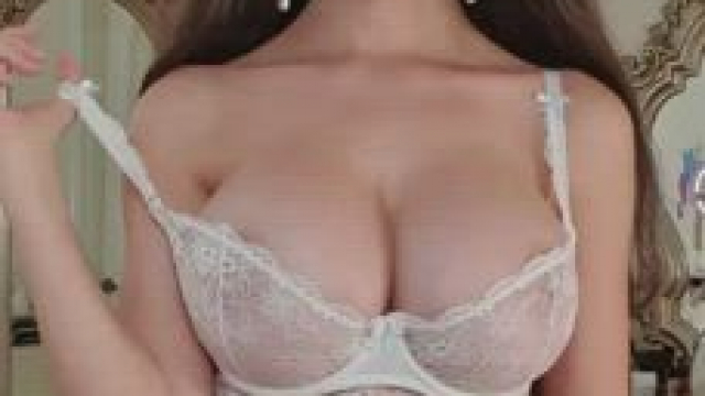C@ylin Topless
