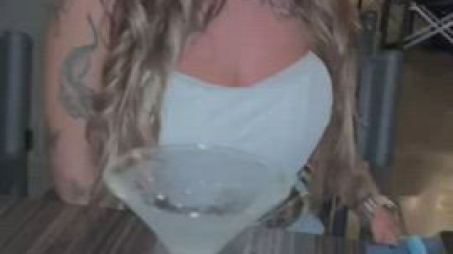 Busty Tiktoker flashes boobs for her server in a public restaurant