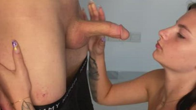 18 Year Old Girl Gives Blowjob