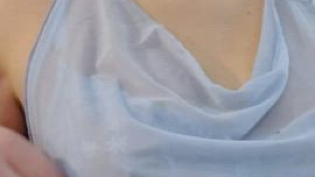 Sneaking a titty flash in front of the guy making my pizza [GIF]