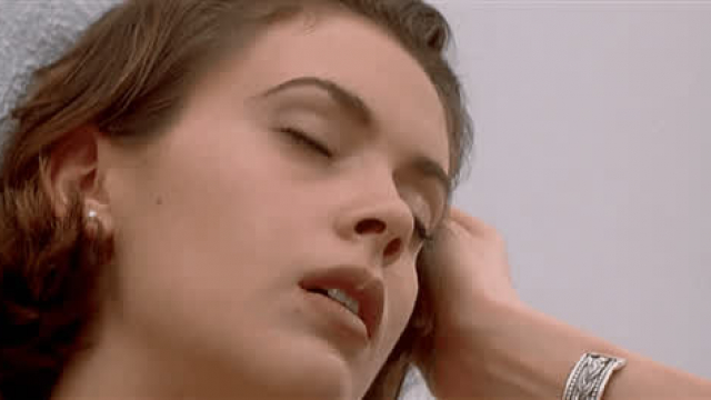 Alyssa Milano young and lesbian plots (Embrace of the Vampire)