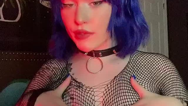 bouncing on my bed is fun.. i’d rather be bouncing on your cock though 