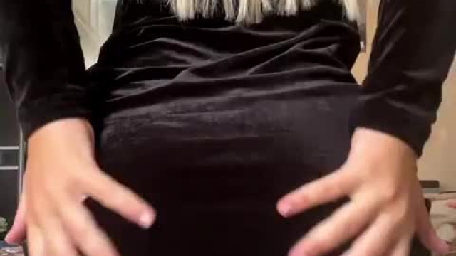 Massage my feet or ass ?