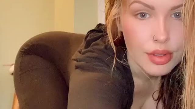 Something so sexy about a Friday afternoon 