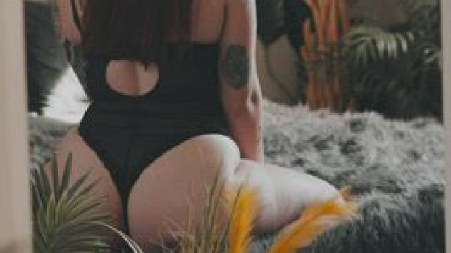 Pussy Reveal