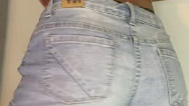 My ex told me my ass is ugly :( is that true?