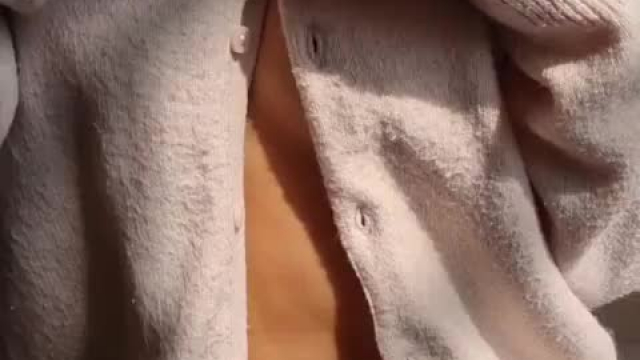 Sensual reveal (f)