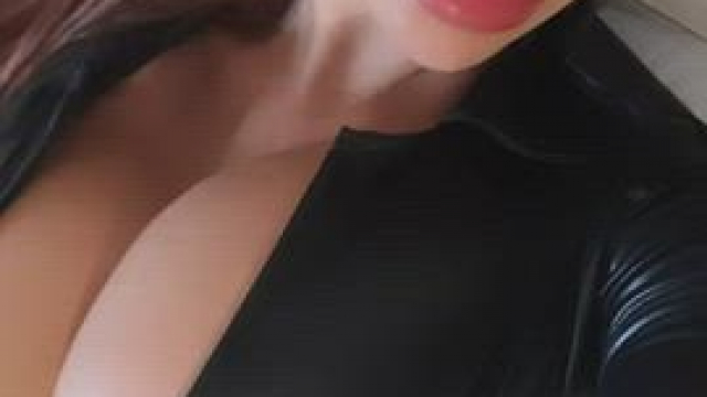 Dark bimbo