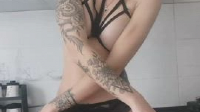 Wanna fuck me on the kitchen table?