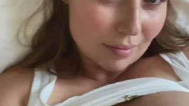 Thoughts on my curvy mom bod lately?