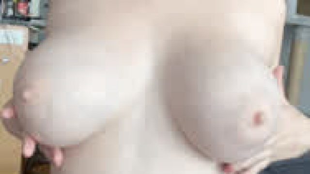 Fun fact: if you pinch my nipples hard enough I’ll cum
