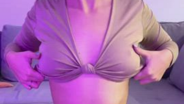 raise your cock if you’d fuck me :)