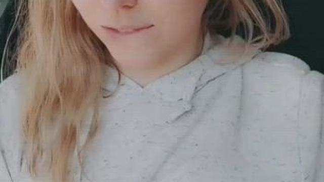 Can a Swedish 2002 teen grab your attention?