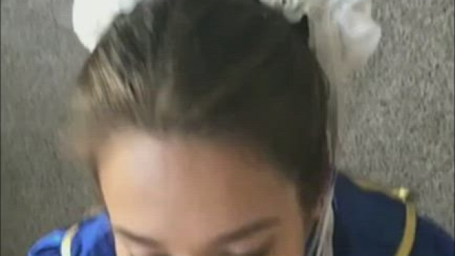 Chun li gives head