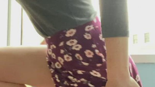 35 y/o milf pussy at work