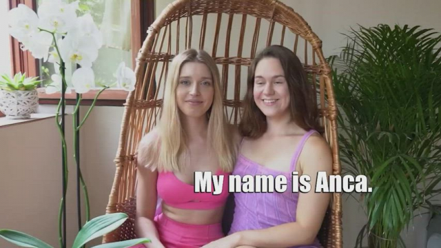 Freya Mayer & her friend Anca