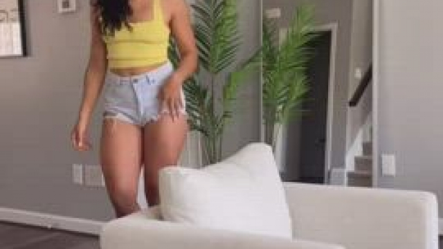 Bombshell Latina