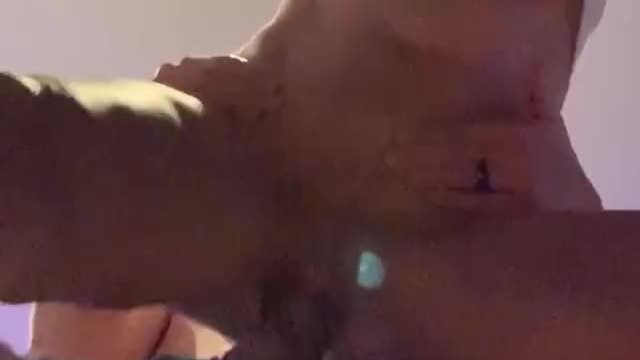 A thick cock always makes me gush 