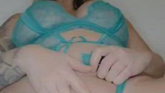 Lick my shaved pussy