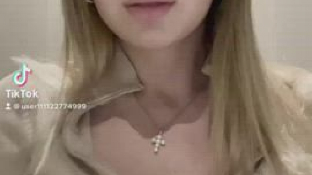 I like to get fucked between my tits