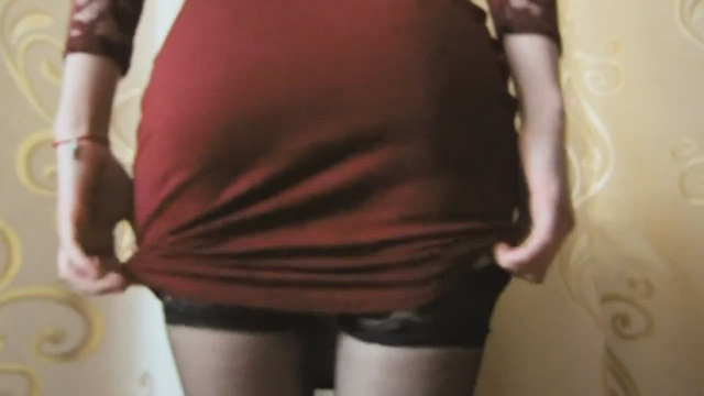 No panties and little surprise under my skirt