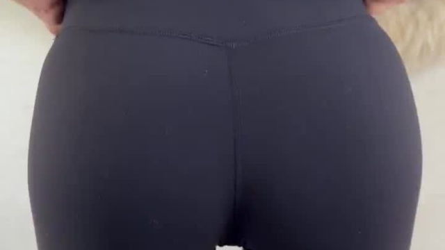 Peeling off my lulus for you. ??
