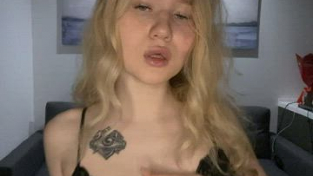 just wwanted to show reddit my cute little tits