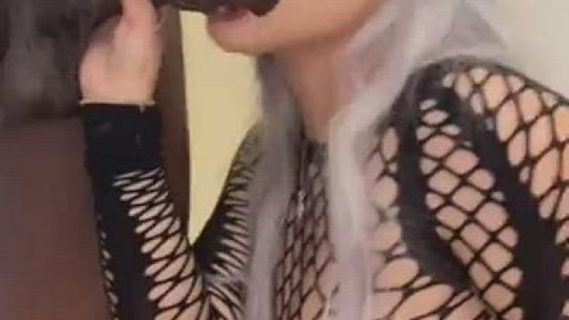hot girl sucking a BBC