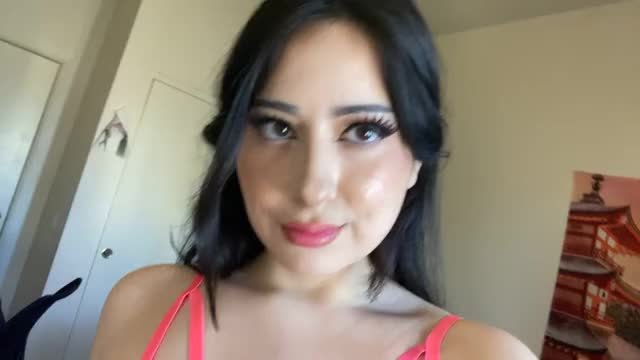 My face looks innocent, but my body isn’t. 