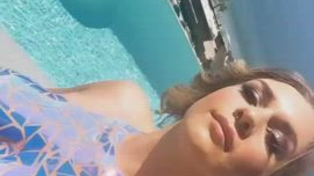 Shining boobs