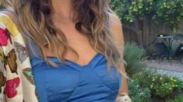 Your friendly neighborhood flasher [GIF]
