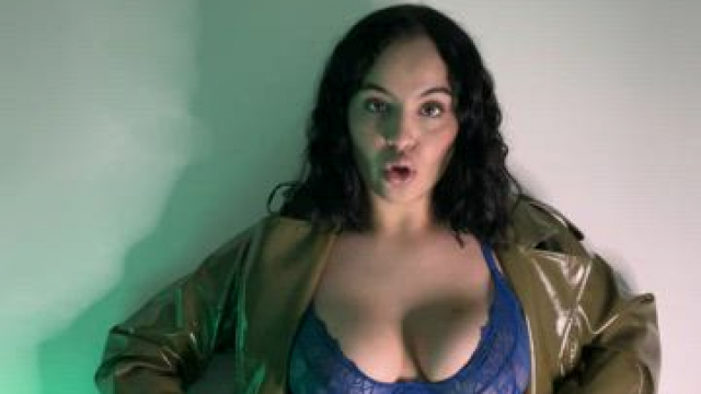i want a rddit daddy to make my melons shake like this without me touching them