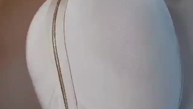 Damn, this is some nice booty reveal