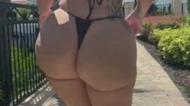 From friend to bully over your sister's fat jiggling ass