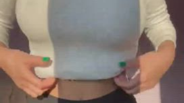 Do you like girls with bouncy tits?
