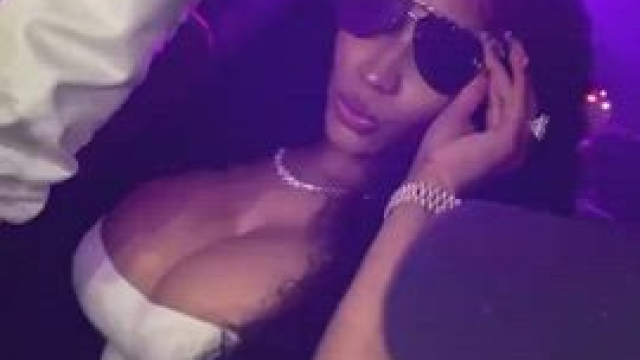 Big Tits Celebrity Nicki Minaj
